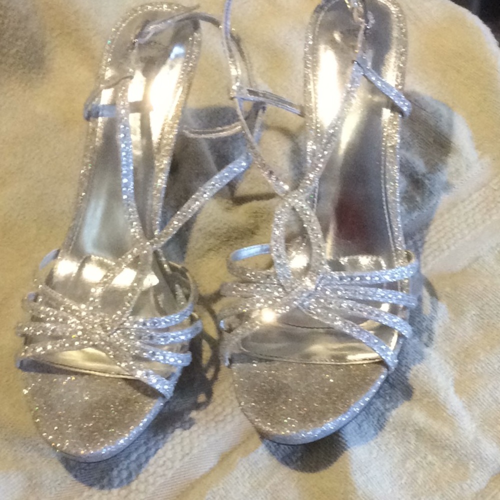 ELEGANT HIGH HEALS 🥰 - Picture 4 of 4